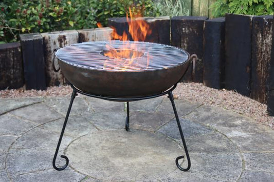 Kadai medium real fire pit 60cm diameter including stand and BBQ grill