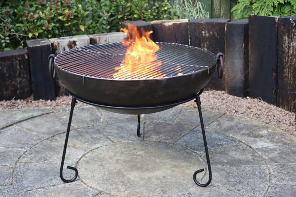 Kadai large real fire pit 70cm diameter including stand and BBQ grill