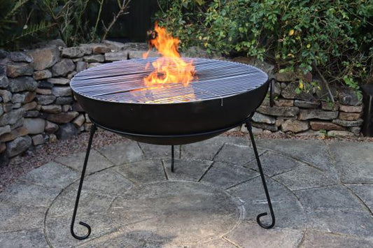 Kadai Extra-Large Firepit 80cm diameter including stand and BBQ Grill